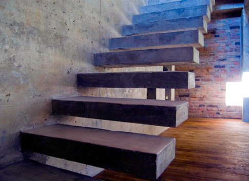 Ступени из шлифованного бетона (бетонная лестница)